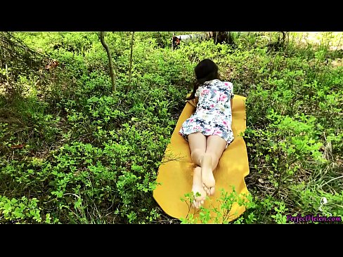 ❤️ Vreemdeling op Tinder Masturbeert mijn poesje en neukt hartstochtelijk in het bos ❌ Fucking video at us ﹏