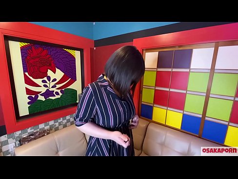 ❤️ Japanse cutie met grote tieten masturbeert met sexspeeltjes en heeft een orgasme. Ze vertelt in een interview over haar neukervaring. Enorme tieten en harig kutje die luid kreunen. Osakaporn ❌ Fucking video at us ﹏